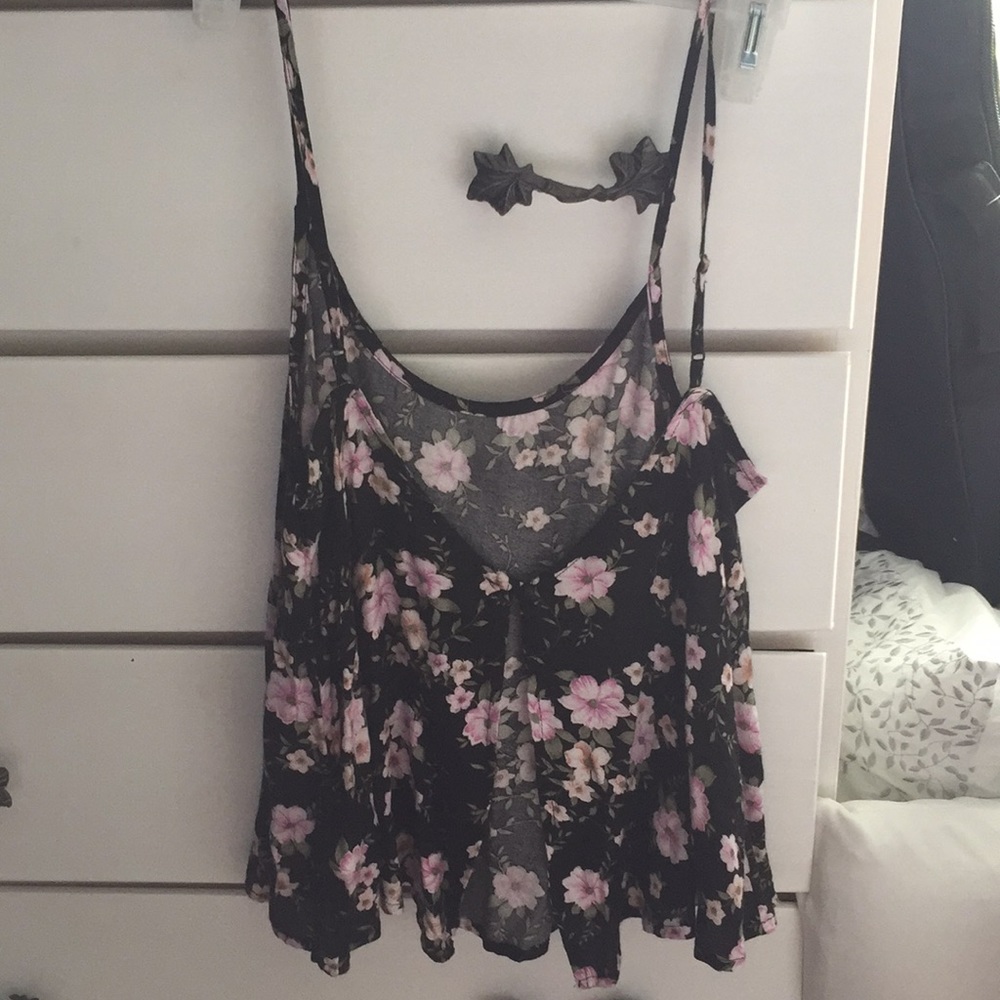 Crop top - Picture 2 of 3